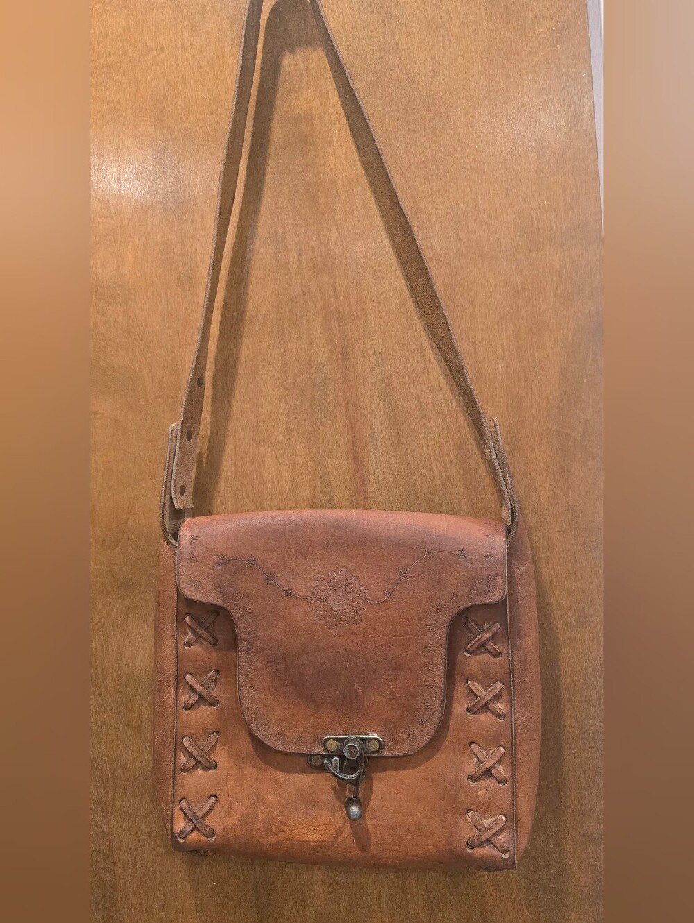Vtg Handmade carved Leather Purse Brown Flowers Shoulder Bag Unisex